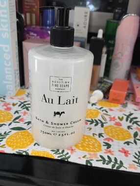Au Lait bath & shower cream